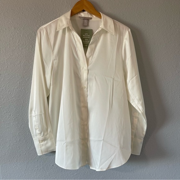 NWT H&M Women's Ivory Button-Up Blouse Long Sleeve Shirt Recycled Size Medium - Picture 1 of 3